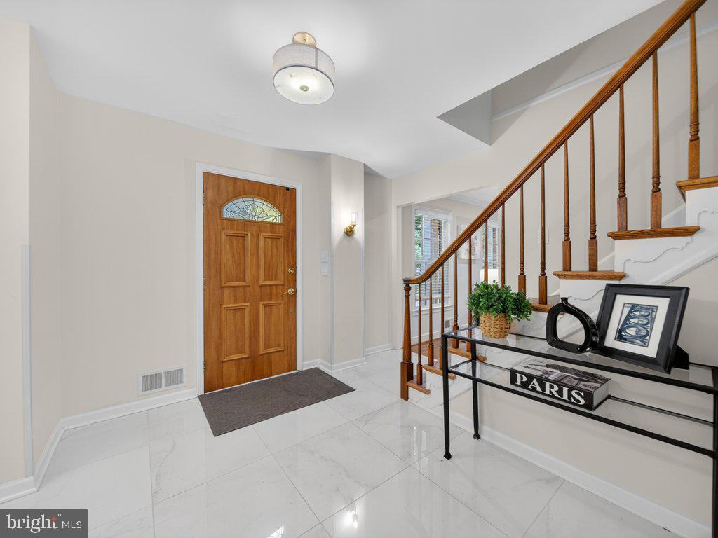 12628 St James Road Rockville, MD 20850 - Photo 3 of 64