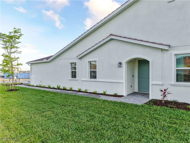 $3,959 | 8735 Catamaran Drive, Unit 3BVILLA, Naples, FL 34114