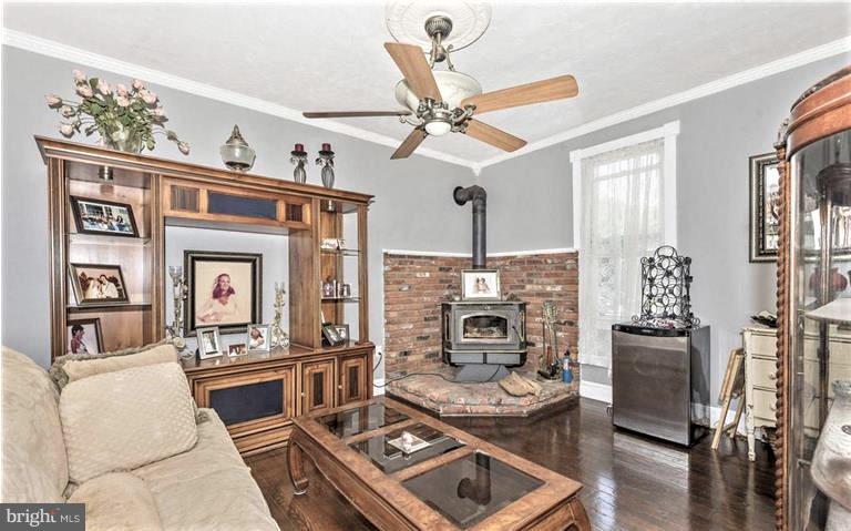 409 Prospect Road Mount Airy, MD 21771 - Photo 8 of 24 Living Room