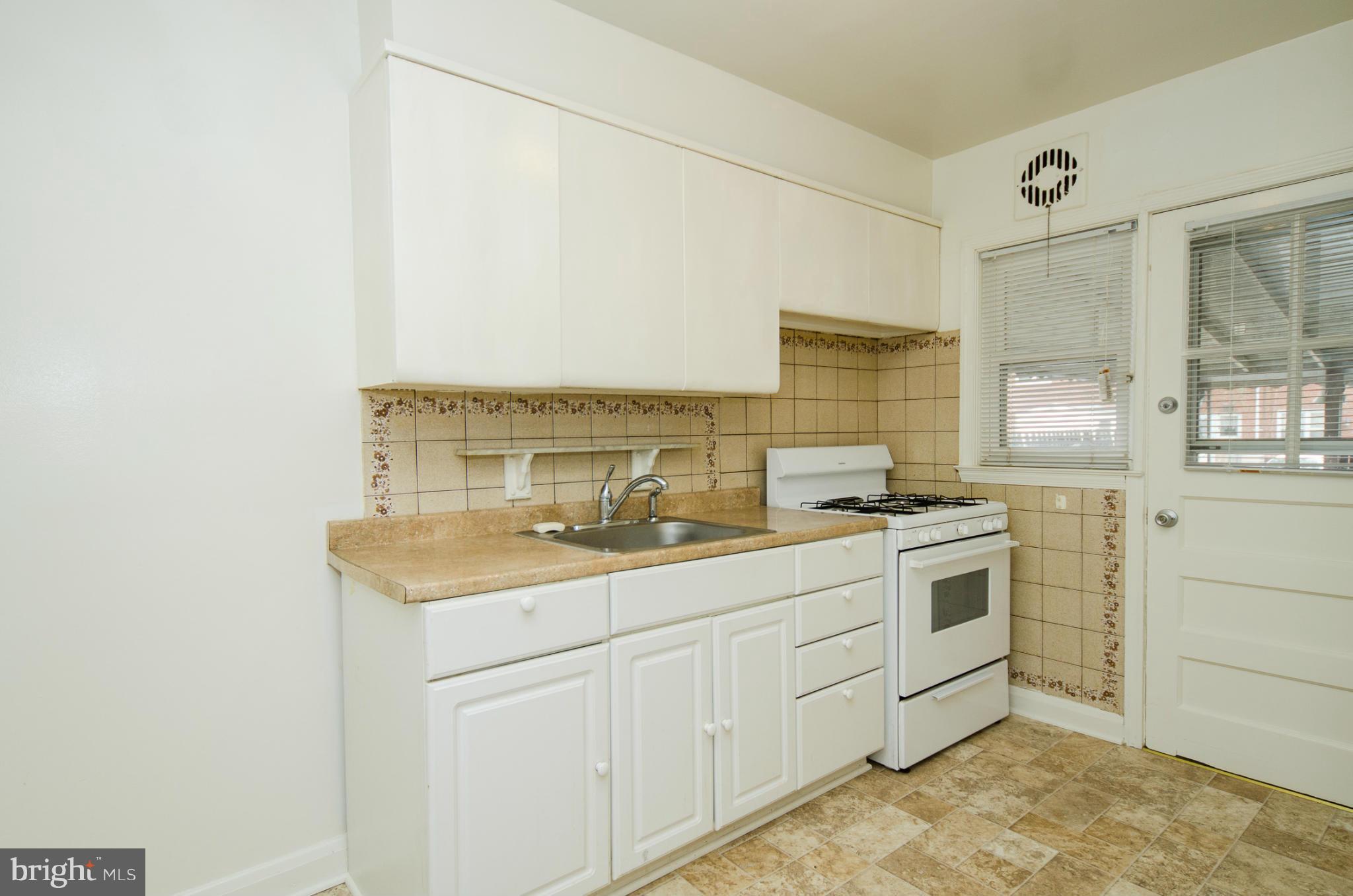 2148 Firethorn Road Middle River, MD 21220 - Photo 7 of 24 Kitchen