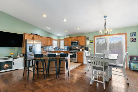 $375,000 | 919 Spring Drive, Marengo, IL 60152
