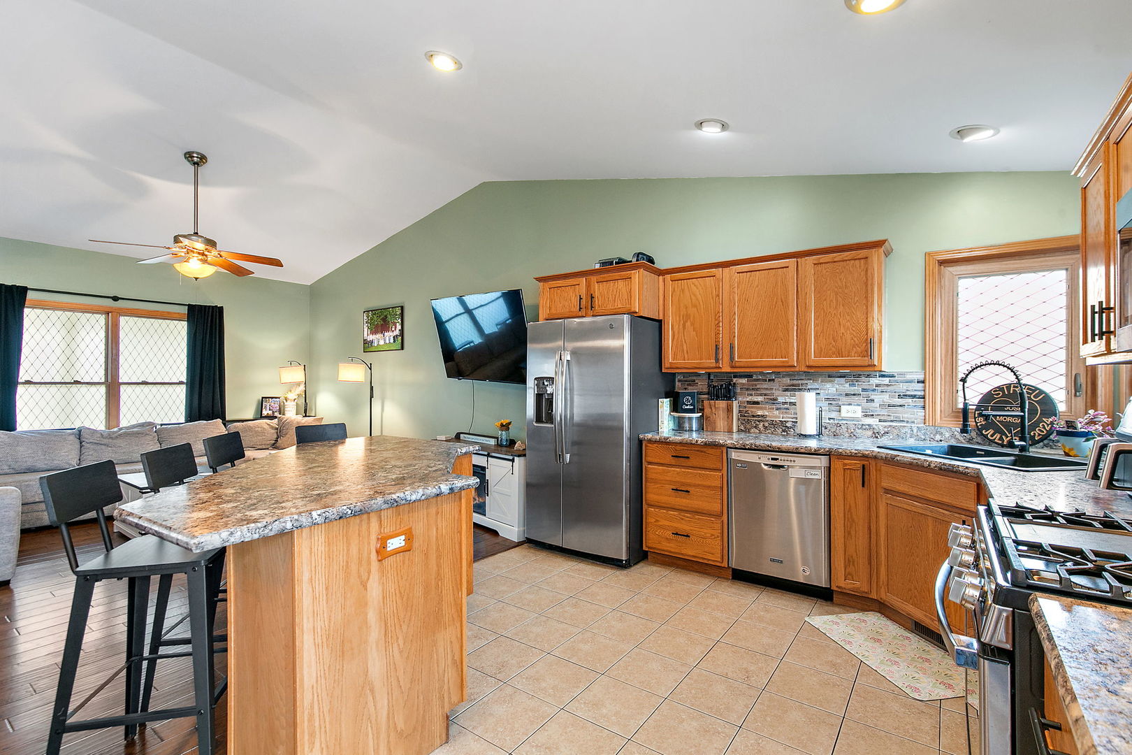 919 Spring Drive Marengo, IL 60152 - Photo 8 of 28