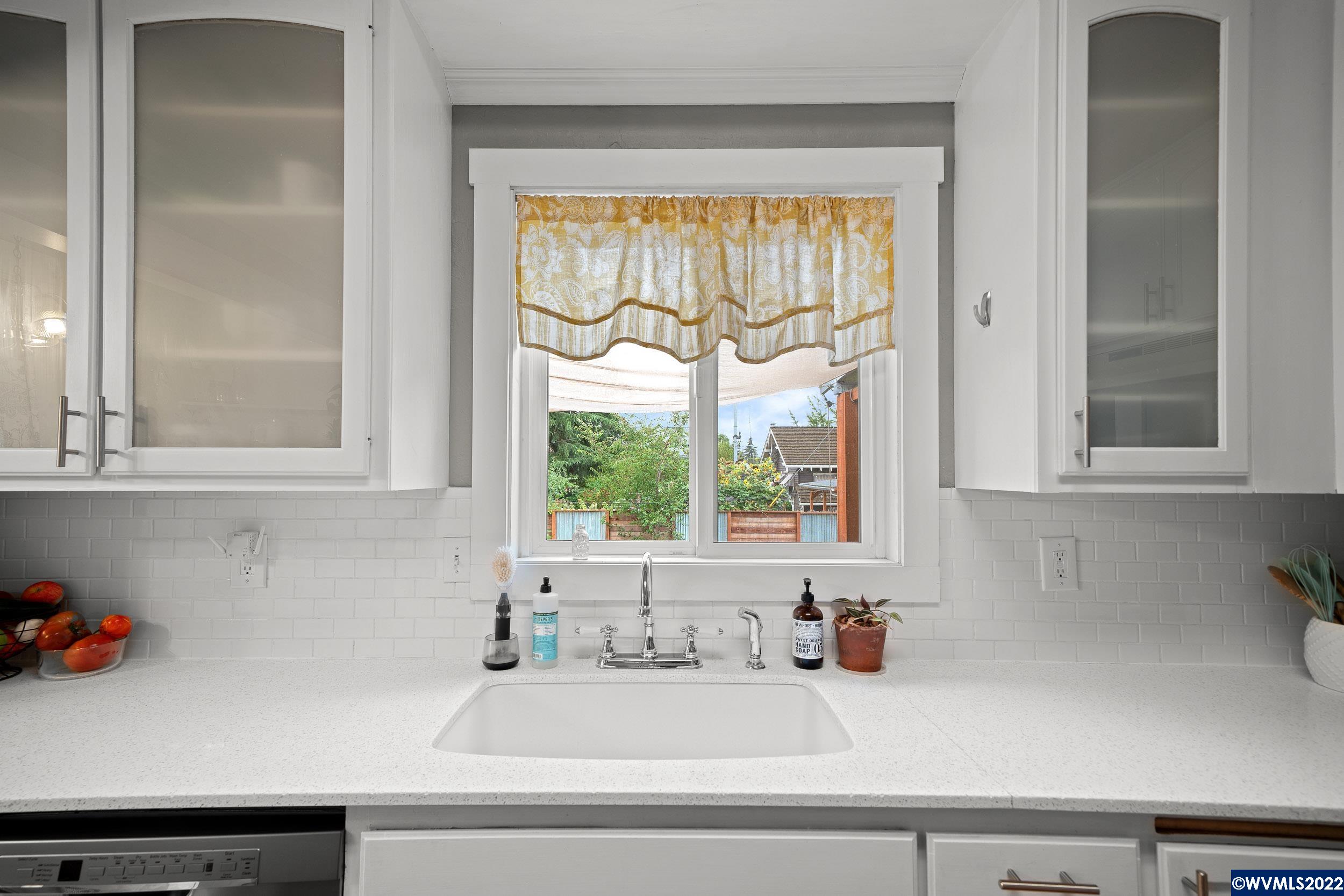 952 Southwest Ferry Street Albany, OR 97321 - Photo 13 of 41 Gallery Image 13