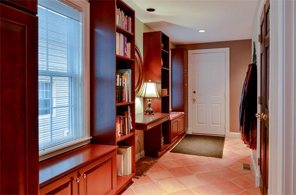 240 Salem End Road Framingham, MA 01702 - Photo 18 of 20 Gallery Image 18