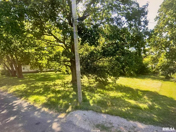 $4,000 | 1135 Allen Avenue, Jacksonville, IL 62650