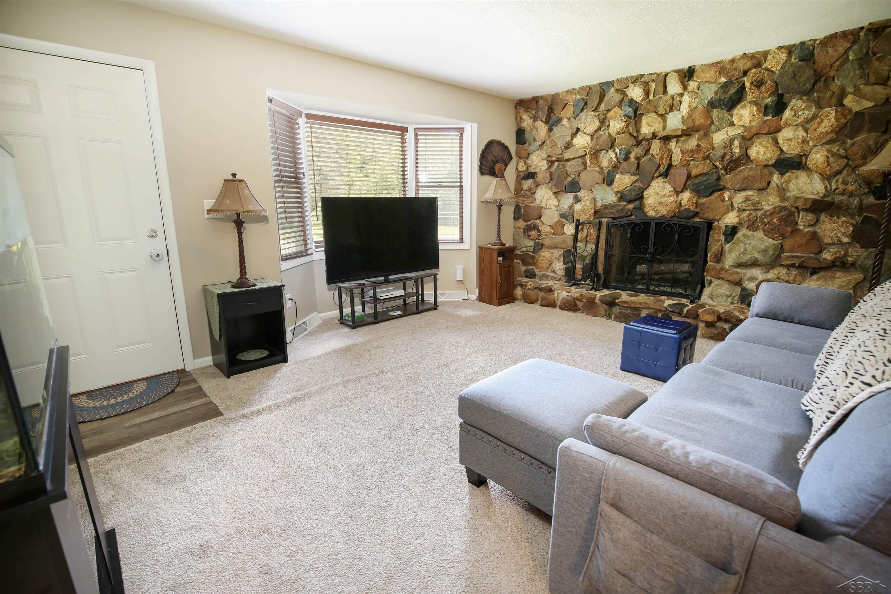 6432 South Steel Road St. Charles, MI 48655 - Photo 4 of 23 50111025-3.JPG