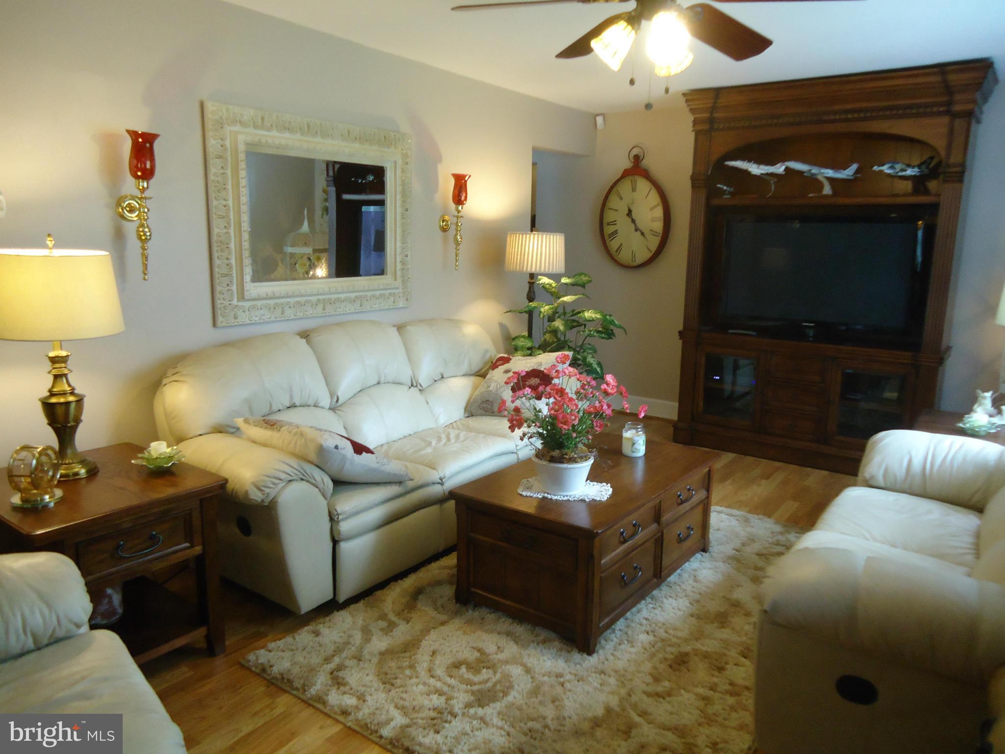 2570 Cove Point Road Lusby, MD 20657 - Photo 26 of 29 Living Room