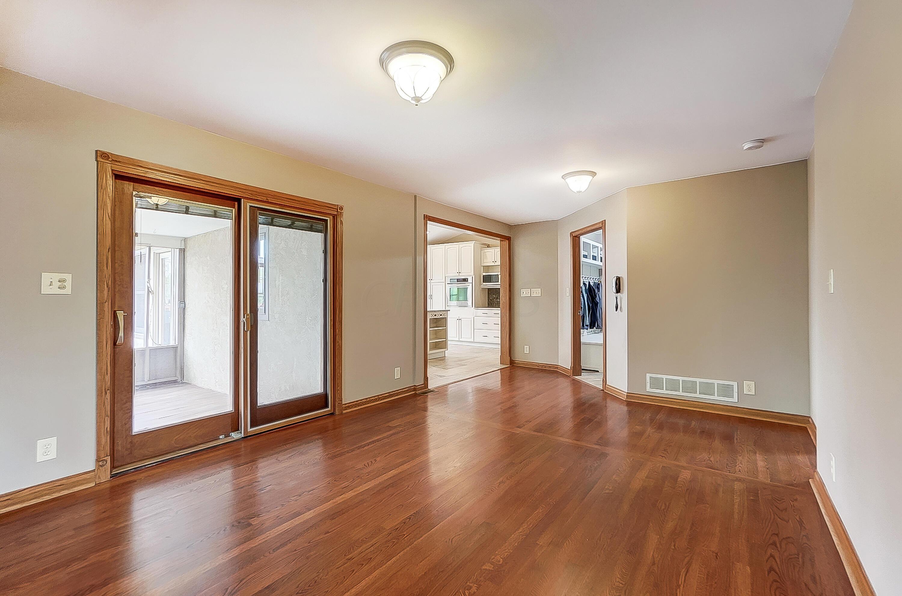 2936 Halstead Road Upper Arlington, OH 43221 - Photo 9 of 76 50035683-011_hq
