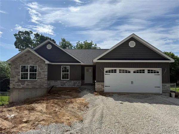 $359,000 | 13632 Klondike Road, De Soto, MO 63020