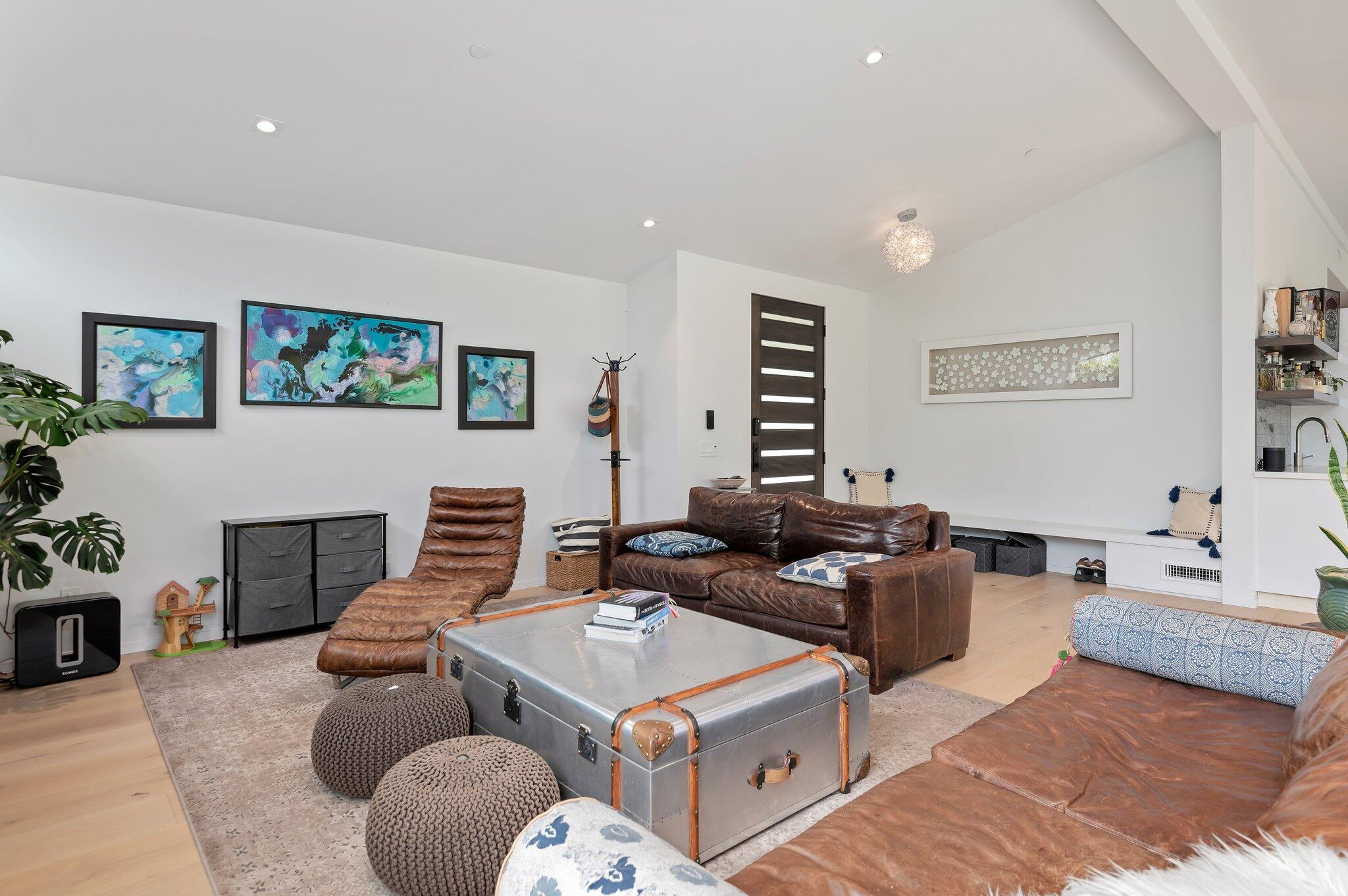 626 San Roque Road Santa Barbara, CA 93105 - Photo 5 of 45 Spacious living room