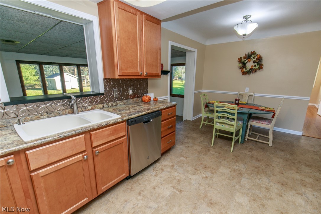 519 Ransome Road Cleveland, OH 44143 - Photo 8 of 34