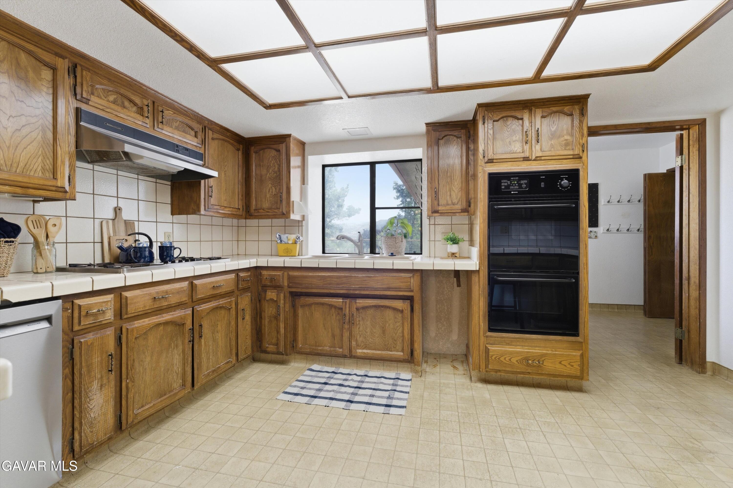 21041 Lonely Lane Tehachapi, CA 93561 - Photo 15 of 36 15-JYP03958