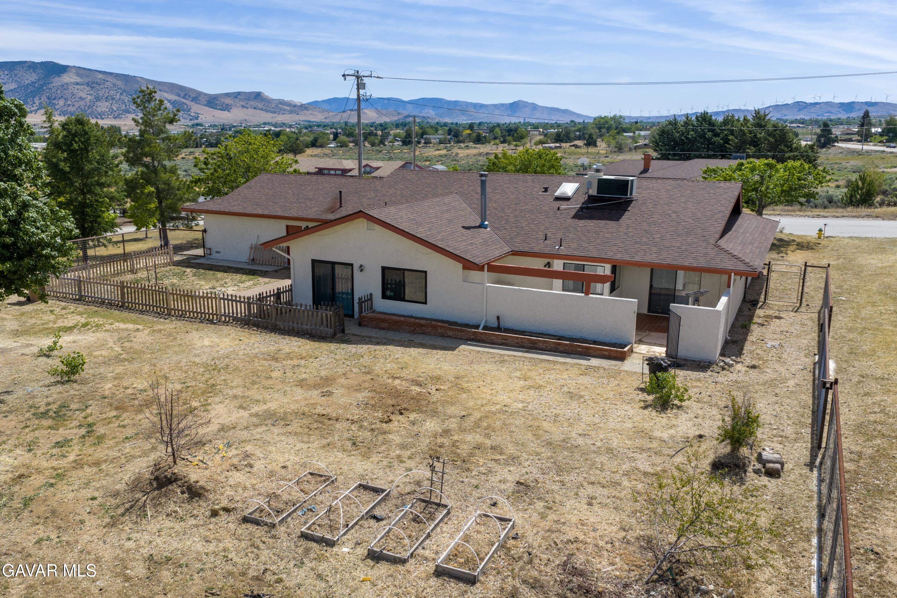 21041 Lonely Lane Tehachapi, CA 93561 - Photo 25 of 36 31-DJI_20260502110524_0250_D-HDR