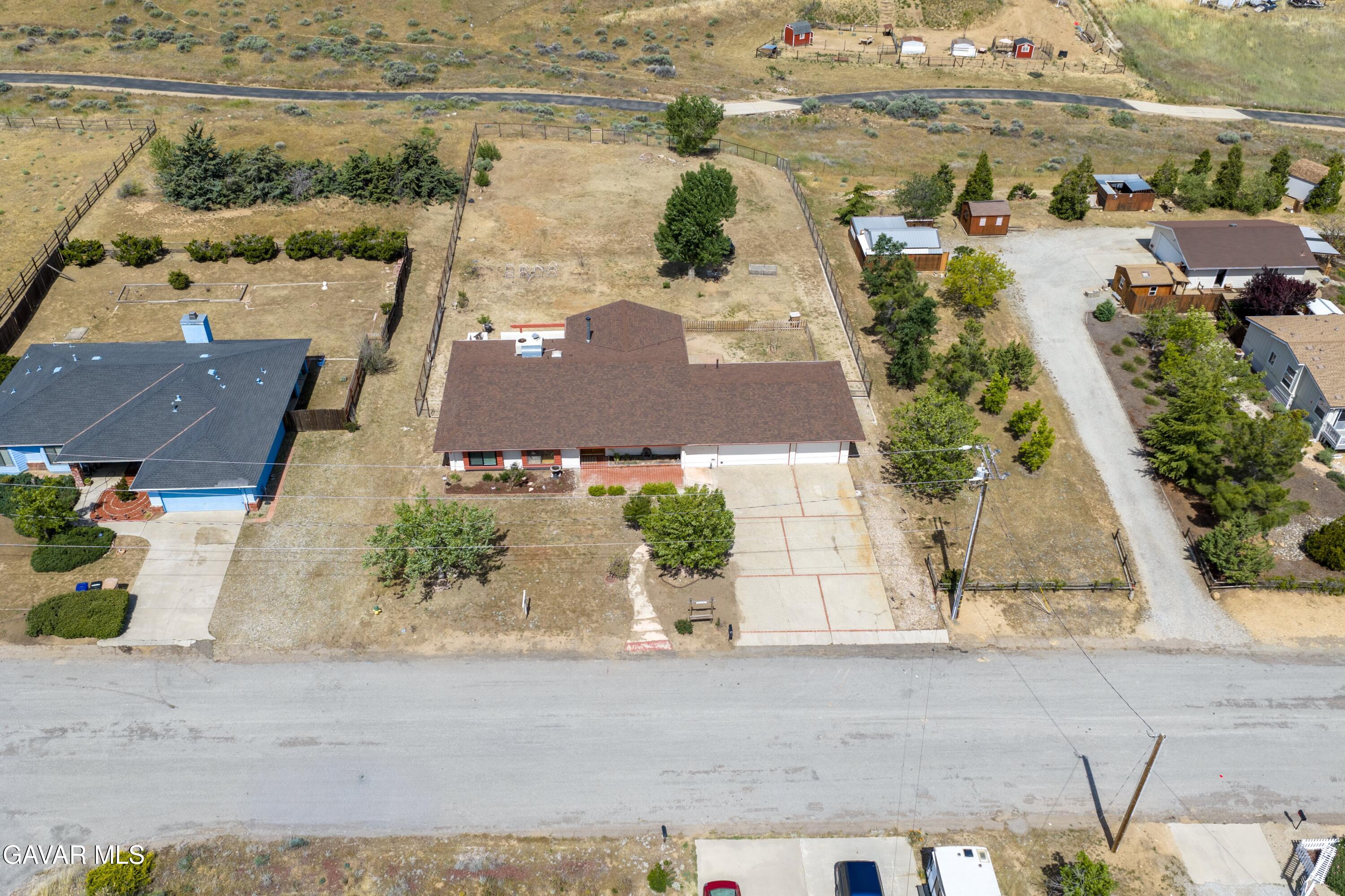 21041 Lonely Lane Tehachapi, CA 93561 - Photo 30 of 36 25-DJI_20260502110214_0229_D-HDR