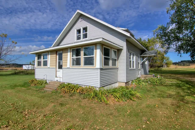 $250,000 | W30 Doc Road, Mondovi, WI 54755