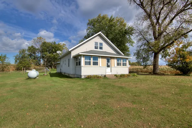 $250,000 | W30 Doc Road, Mondovi, WI 54755