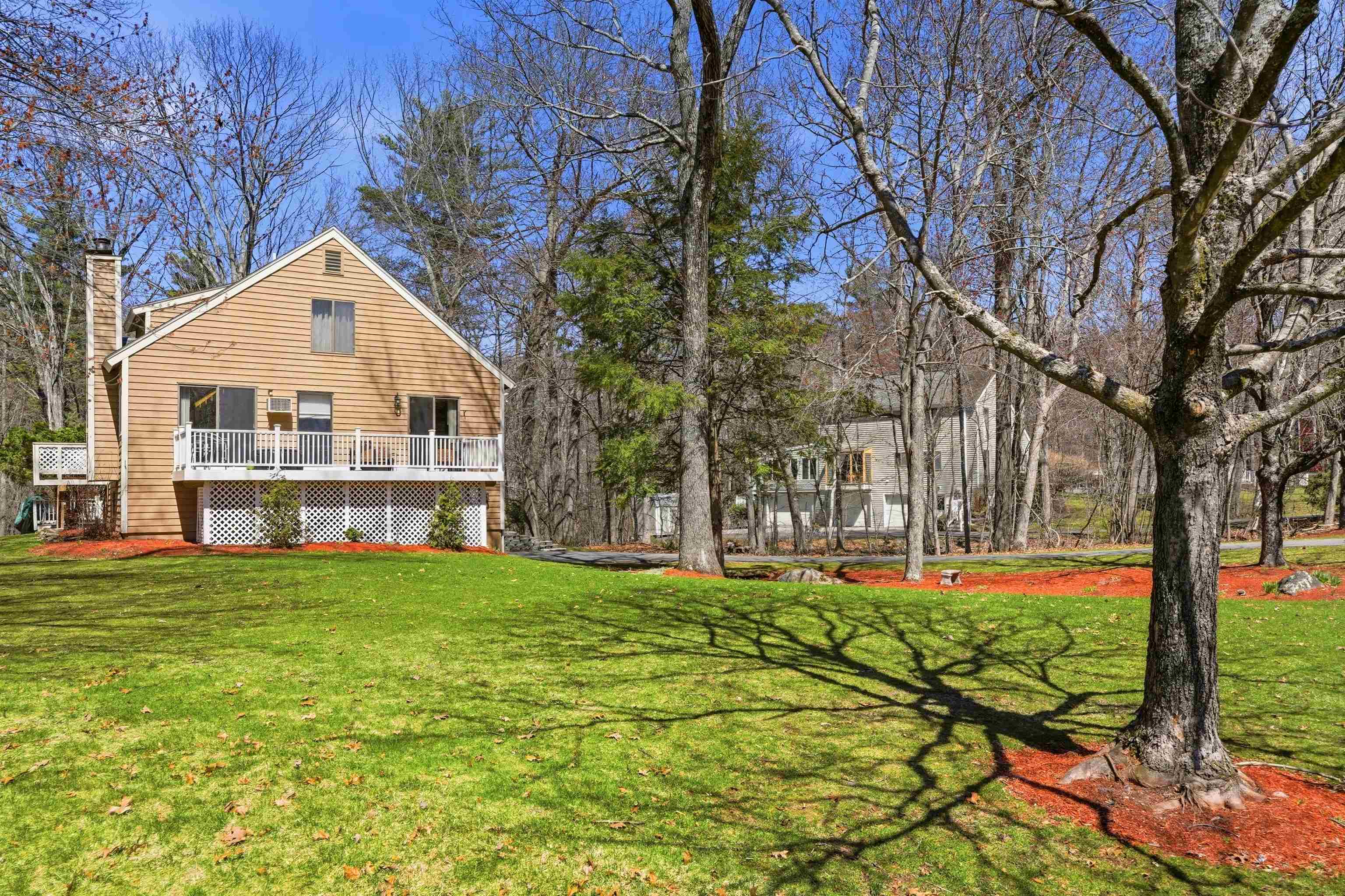 10 Hunter Drive Derry, NH 03038 - Photo 3 of 55