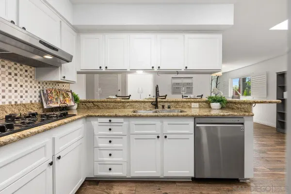 $789,950 | 1531 Oak Hill Drive, Escondido, CA 92027