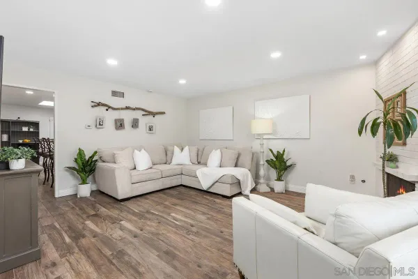 $789,950 | 1531 Oak Hill Drive, Escondido, CA 92027