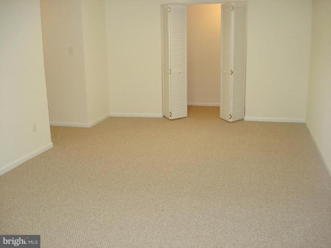 7808 Miller Fall Road Derwood, MD 20855 - Photo 12 of 30 SPACIOUS FINISHED LWR-LVL*BATH*5thBedrm*Walk-Out !