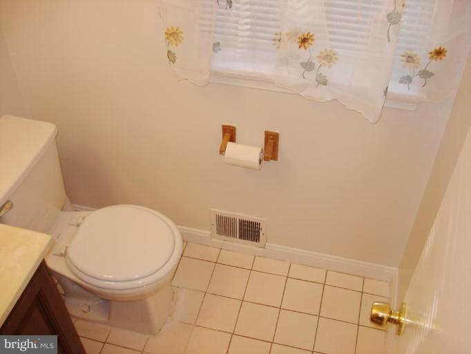 7808 Miller Fall Road Derwood, MD 20855 - Photo 23 of 30 ALL BATHS with CERAMIC FLOORS*3 & 1/2 BATHS !