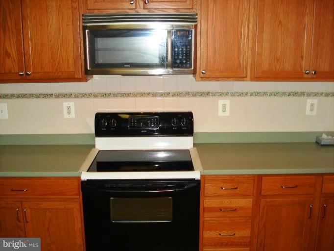 7808 Miller Fall Road Derwood, MD 20855 - Photo 10 of 30 NEWER APPLIANCES