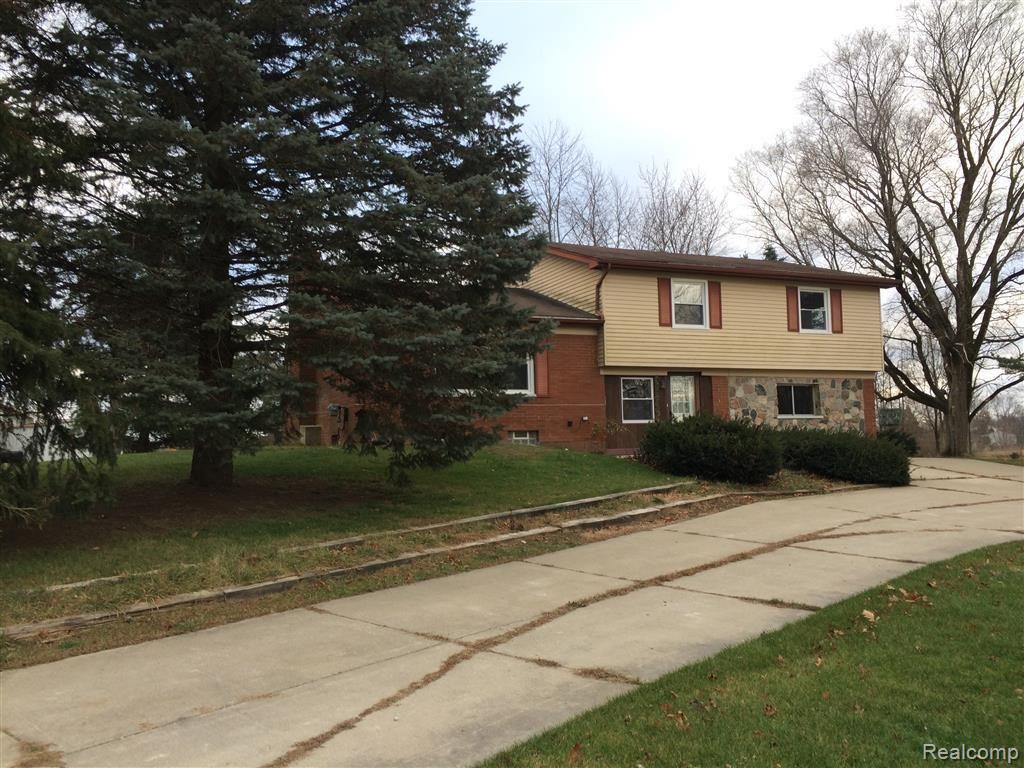 375 Triangle Lake Road Howell, MI 48843 - Photo 29 of 32 33.jpg