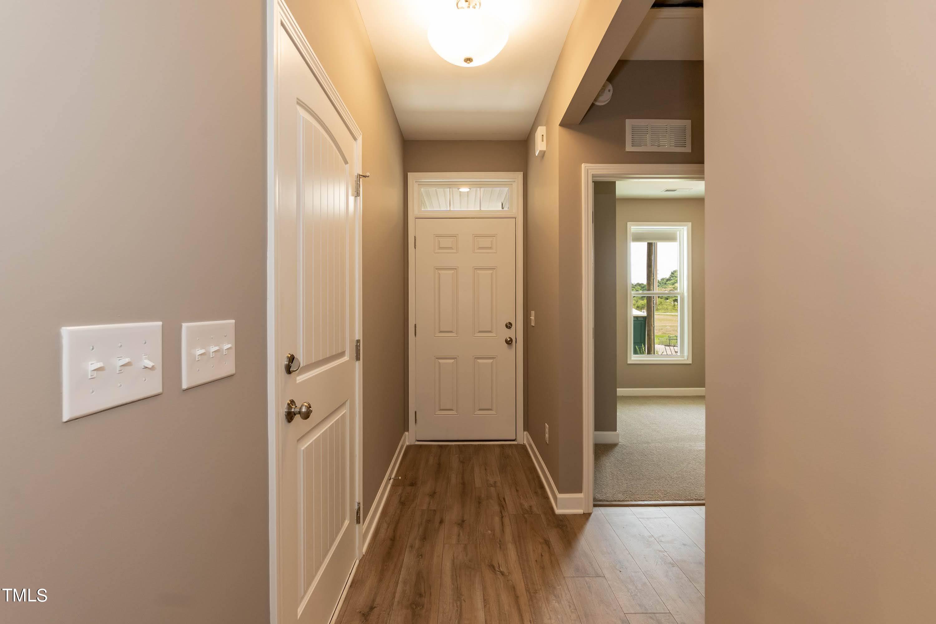 809 East Edgerton Street Dunn, NC 28334 - Photo 7 of 18 Enterance 02