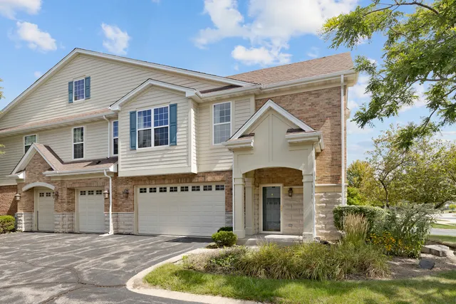 $2,950 | 1364 Scarboro Road, Unit 903, Schaumburg, IL 60193