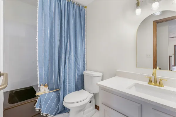 $2,275 | 21205 National Drive, Lago Vista, TX 78645