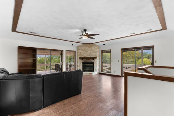 $2,275 | 21205 National Drive, Lago Vista, TX 78645