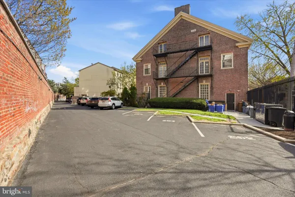 $2,795 | 2501-00 Christian Street, Unit 105, Philadelphia, PA 19146