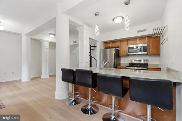 $2,795 | 2501-00 Christian Street, Unit 105, Philadelphia, PA 19146