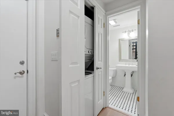 $2,795 | 2501-00 Christian Street, Unit 105, Philadelphia, PA 19146