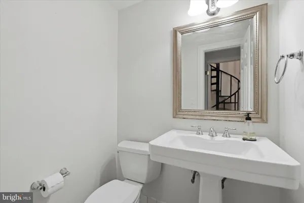 $2,795 | 2501-00 Christian Street, Unit 105, Philadelphia, PA 19146