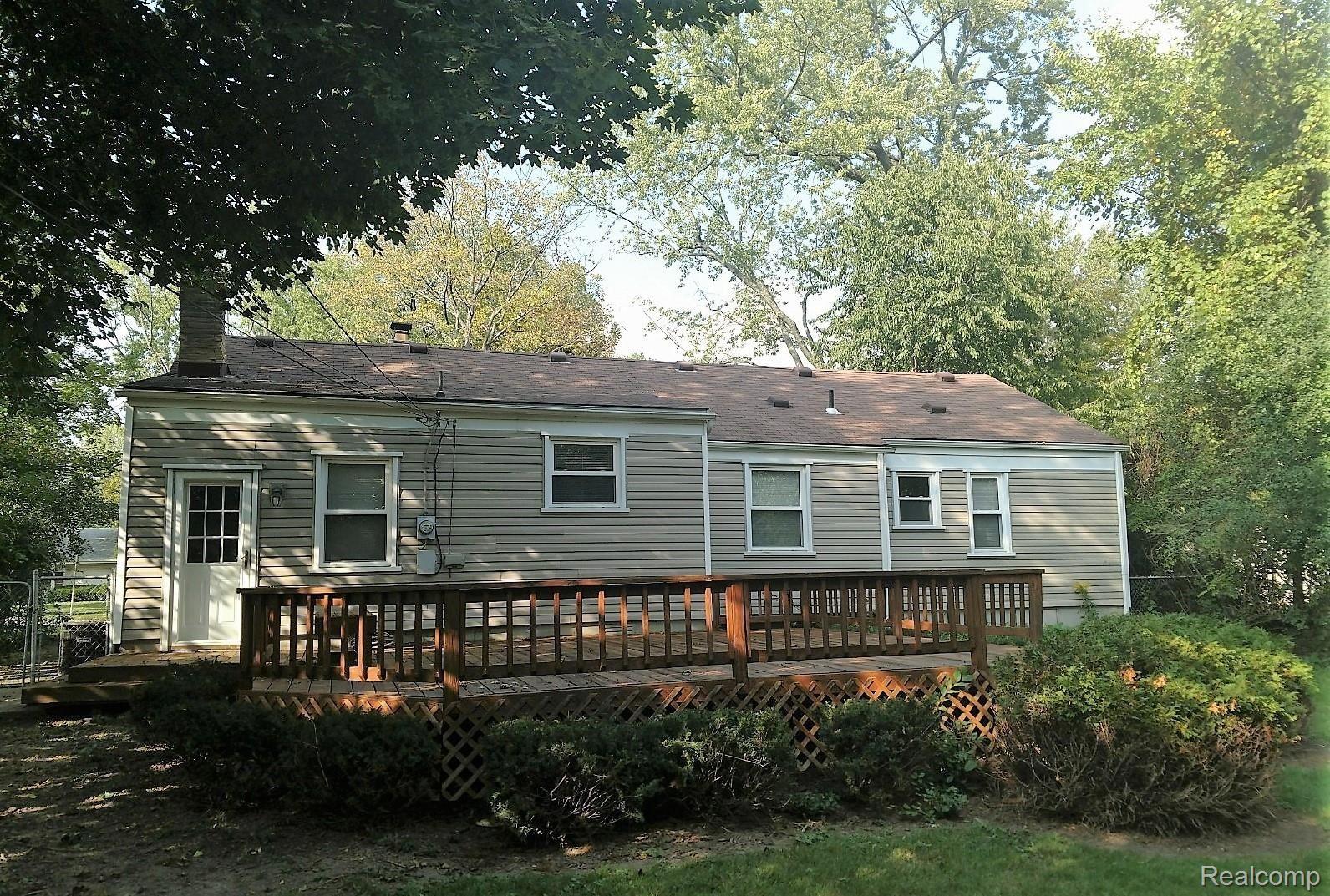 2046 Yorkshire Road Birmingham, MI 48009 - Photo 4 of 21 IMG_20170921_164645106.jpg