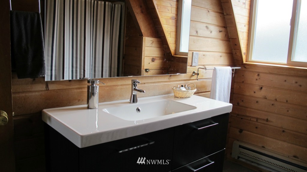 945 Sands View Road Camano Island, WA 98282 - Photo 11 of 25 Gallery Image 11