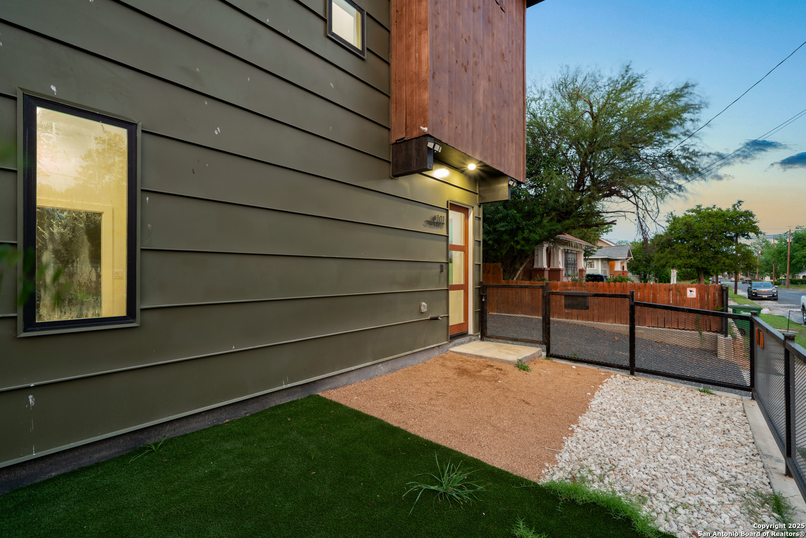 107 Harding Place, Unit 101 San Antonio, TX 78203 - Photo 2 of 39 a view of backyard with outdoor seating and plants