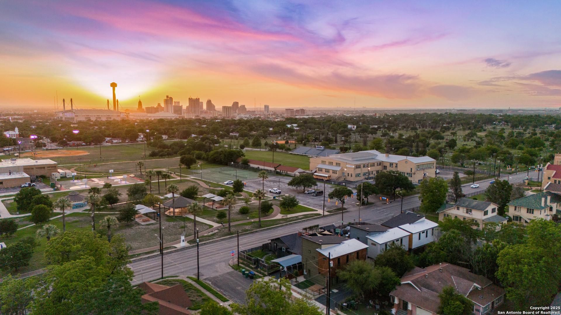 107 Harding Place, Unit 101 San Antonio, TX 78203 - Photo 27 of 39 a view of a city