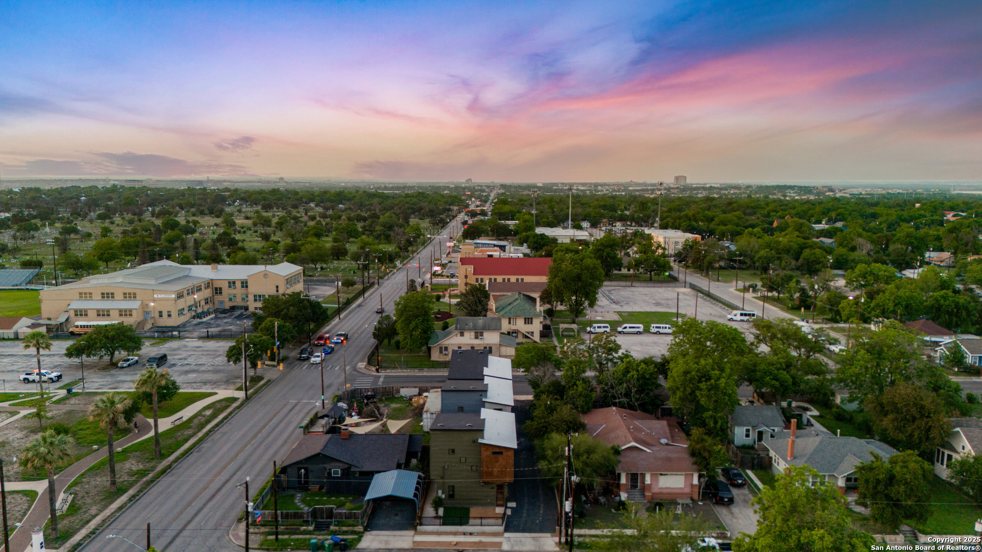 107 Harding Place, Unit 101 San Antonio, TX 78203 - Photo 28 of 39 a view of a city