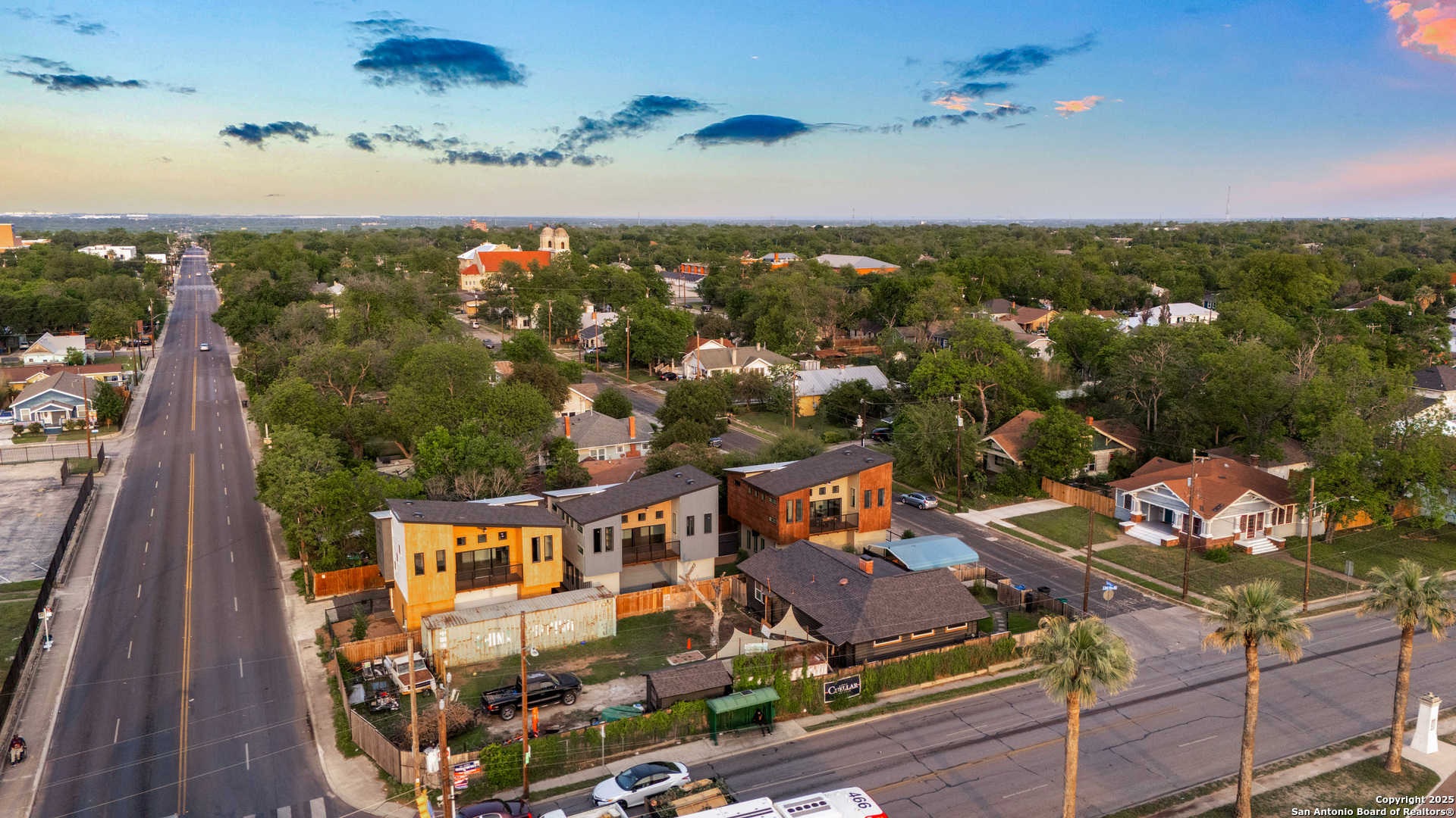 107 Harding Place, Unit 101 San Antonio, TX 78203 - Photo 29 of 39 an aerial view of multiple house