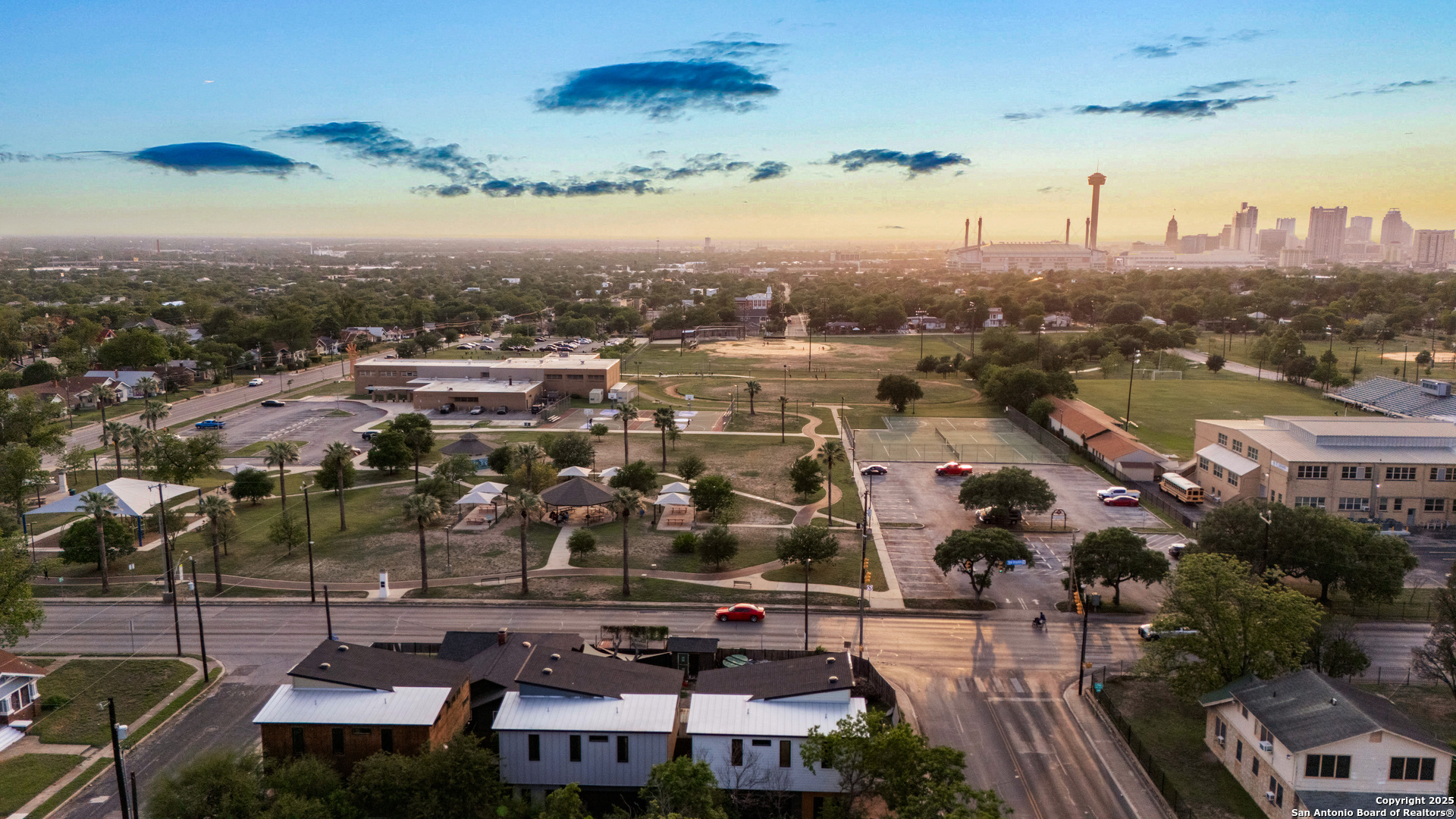 107 Harding Place, Unit 101 San Antonio, TX 78203 - Photo 36 of 39 an aerial view of a city
