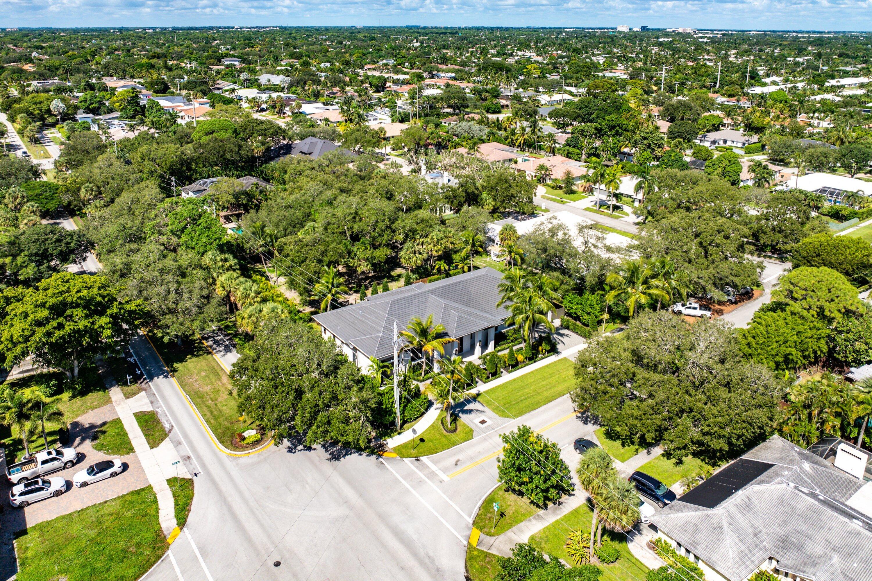 819 Southwest 18th Street Boca Raton, FL 33486 - Photo 2 of 10 070-1791Southwest8thAvenue-BocaRaton-FL-