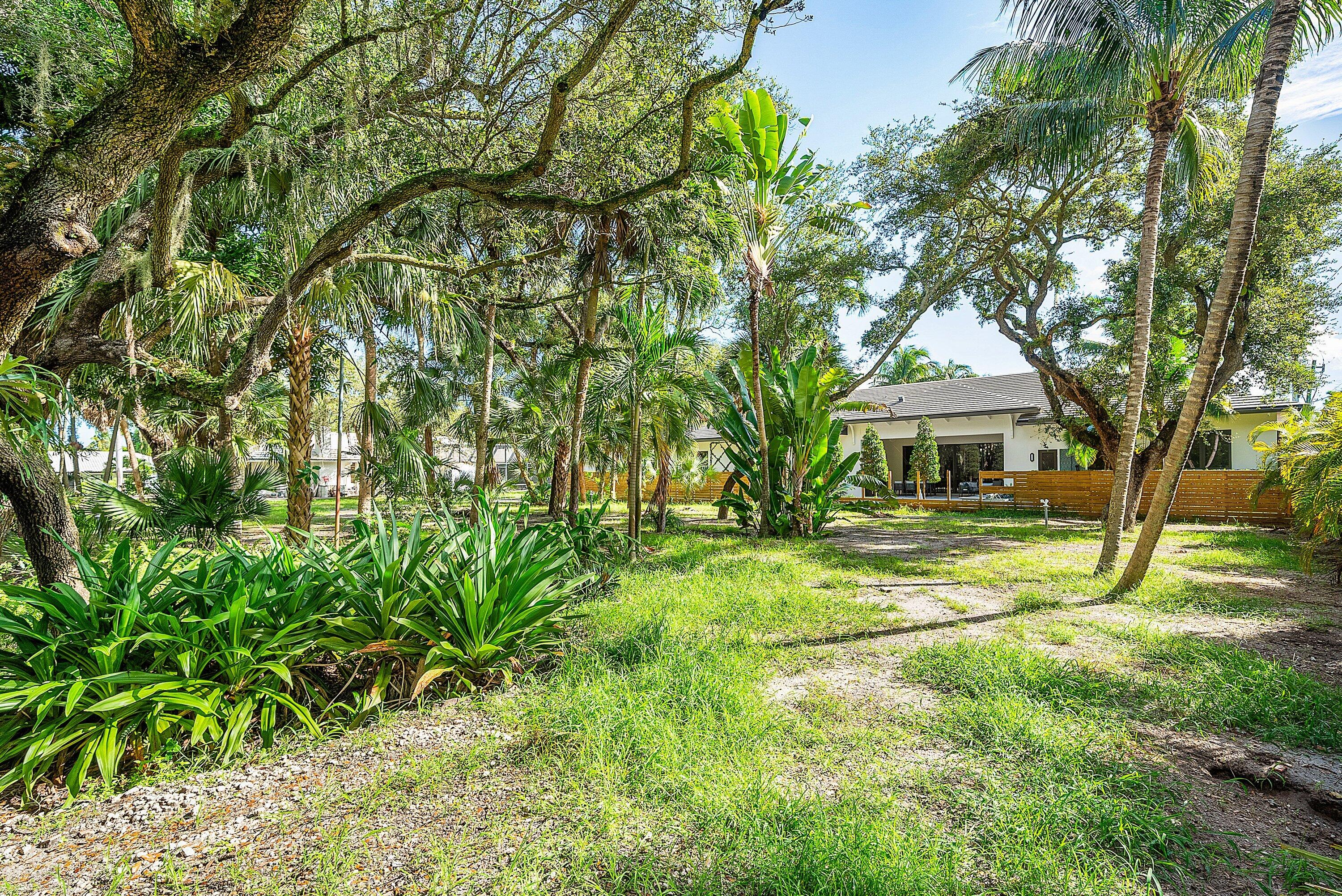 819 Southwest 18th Street Boca Raton, FL 33486 - Photo 4 of 10 063-1791Southwest8thAvenue-BocaRaton-FL-