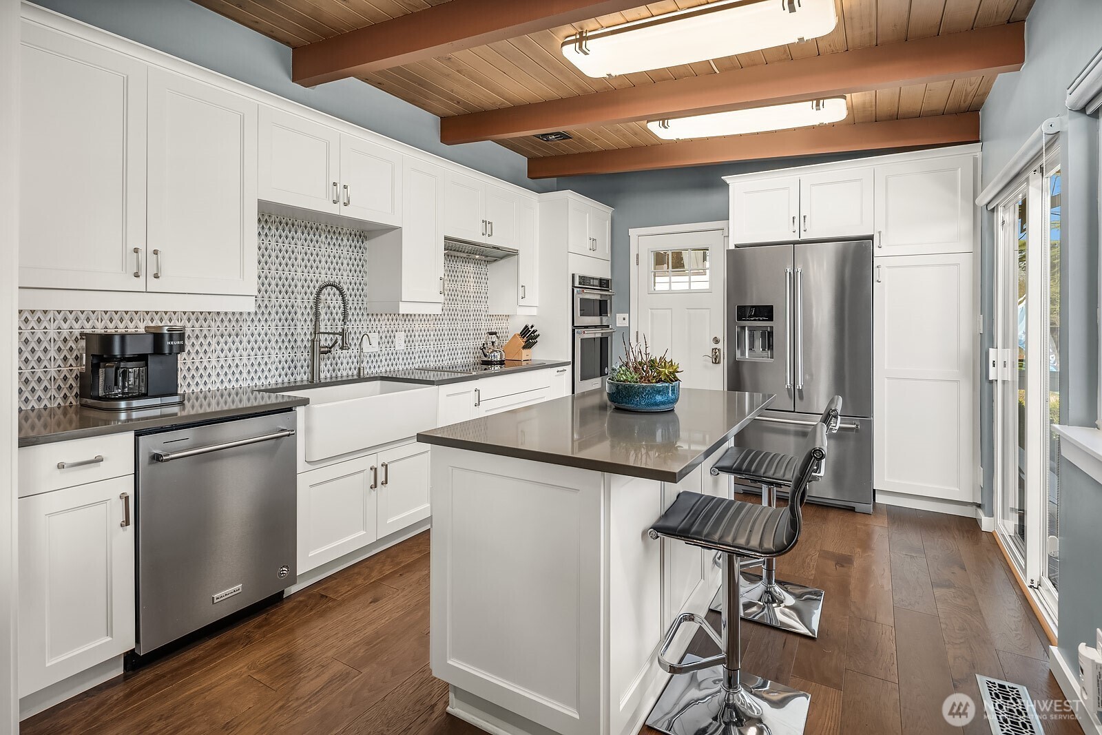 16623 Sylvester Road Southwest Burien, WA 98166 - Photo 8 of 26 Gallery Image 8