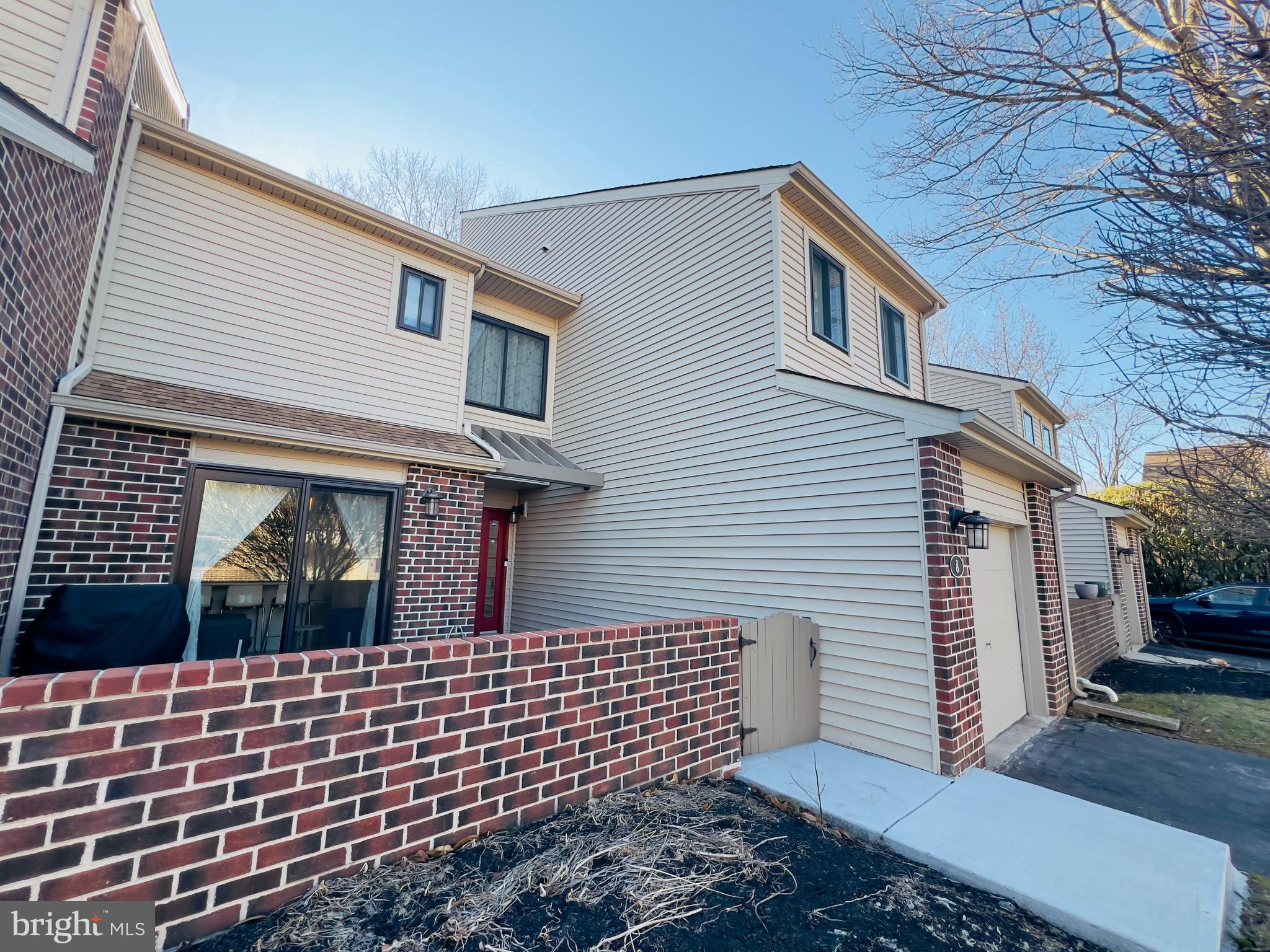8 Knox Court Chesterbrook, PA 19087 - Photo 3 of 18