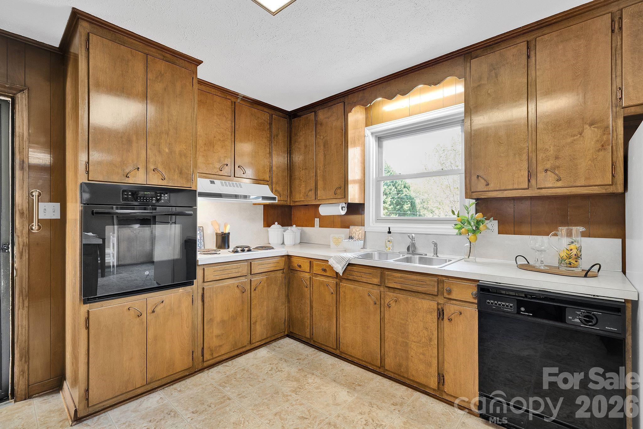 1411 East Maiden Road Maiden, NC 28650 - Photo 12 of 44