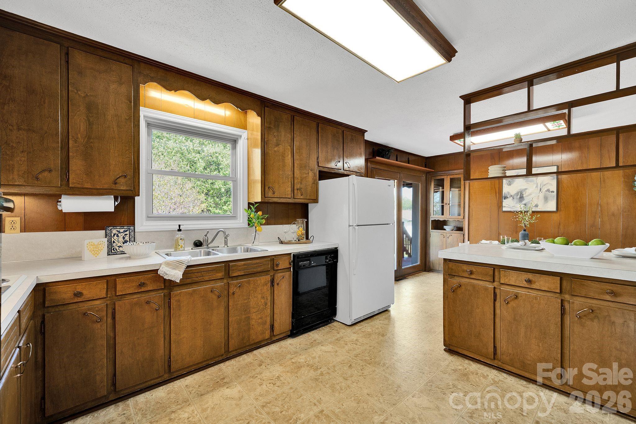 1411 East Maiden Road Maiden, NC 28650 - Photo 13 of 44