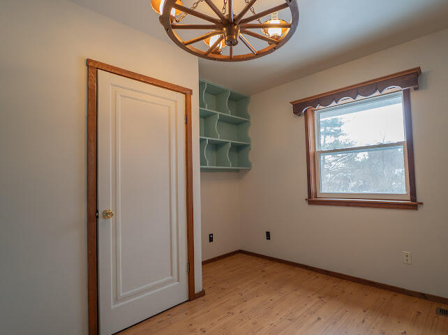 335 East Tratebas Road Chesterton, IN 46304 - Photo 12 of 24 642x480