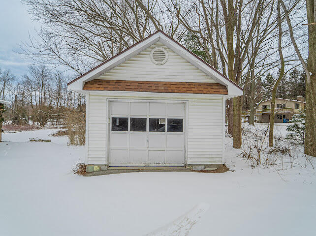 335 East Tratebas Road Chesterton, IN 46304 - Photo 21 of 24 642x480